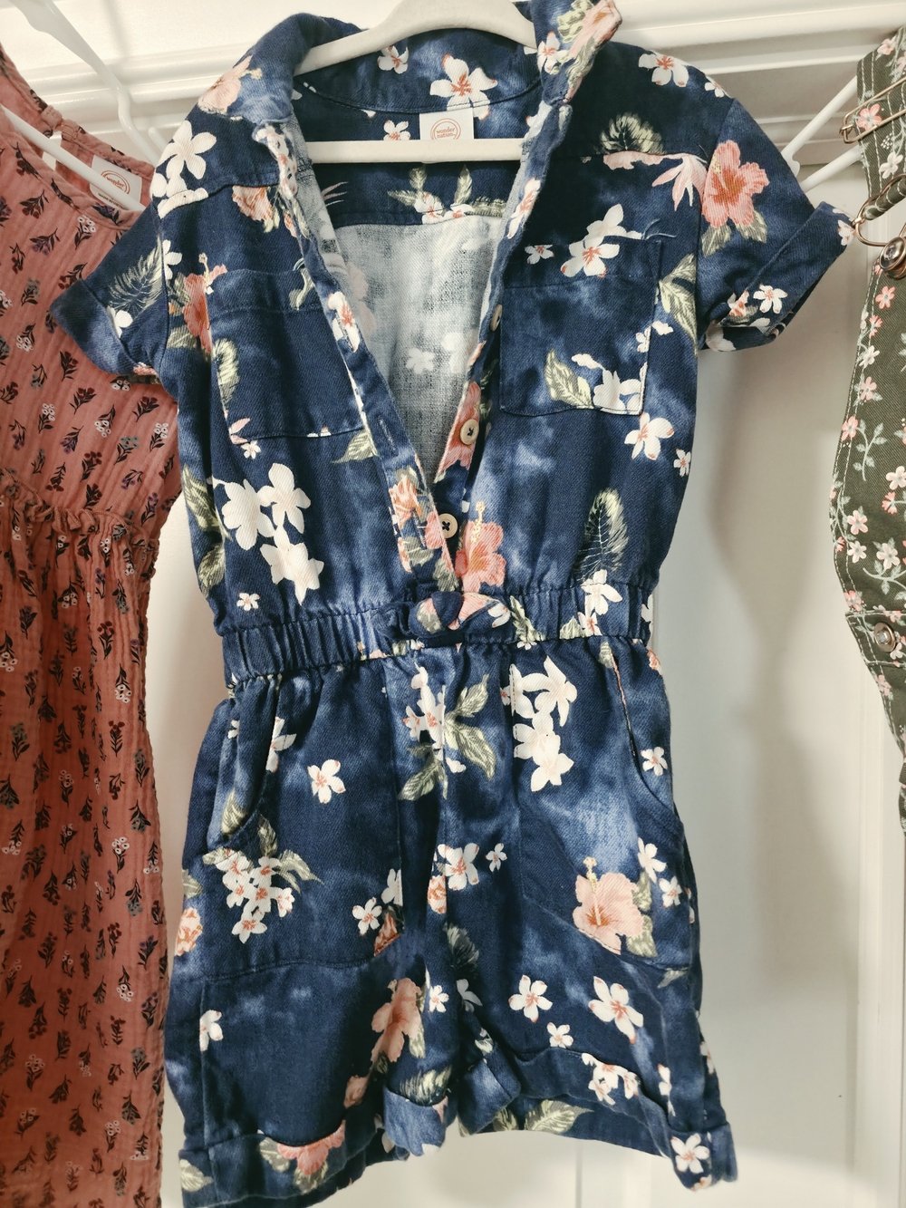 Bundle Dresses - Picture 4 of 5